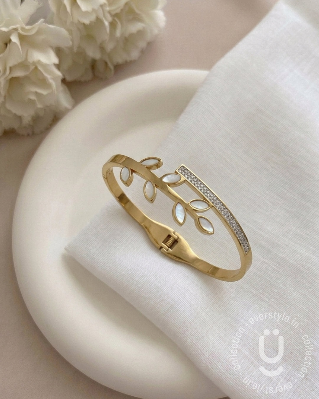 Anti-Tarnish Gold Bangle size Adjustable Medium