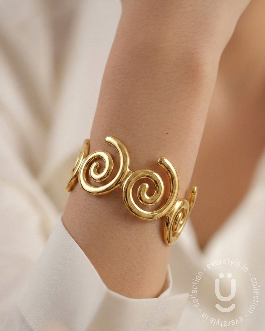 Anti-Tarnish Gold Bangle Adjustable Size Medium